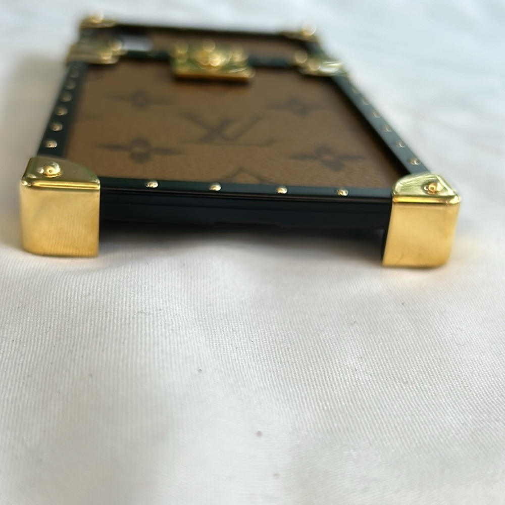 Louis Vuitton Trunk Reverse Monogram IPhone X Phone Case With Strap - Picture 9 of 14